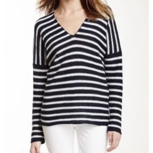 Vince 100% Linen V Neck Blue/White Stripe Sweater SZ S EUC